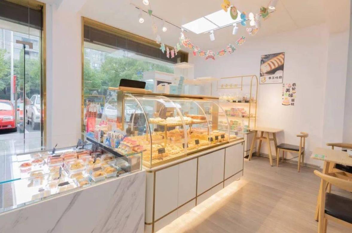 50平米的烘焙店，藏著縣城里最賺錢的生意經(jīng)